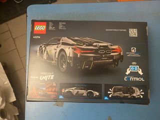 Lego 42214 Lamborghini Revuelto 