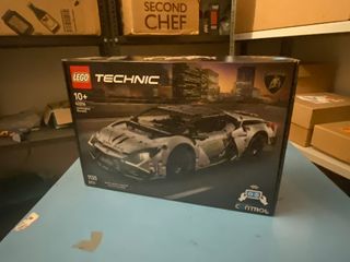 Lego 42214 Lamborghini Revuelto 