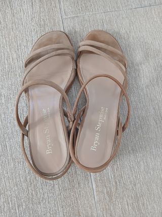 Sandalias de ante marrón