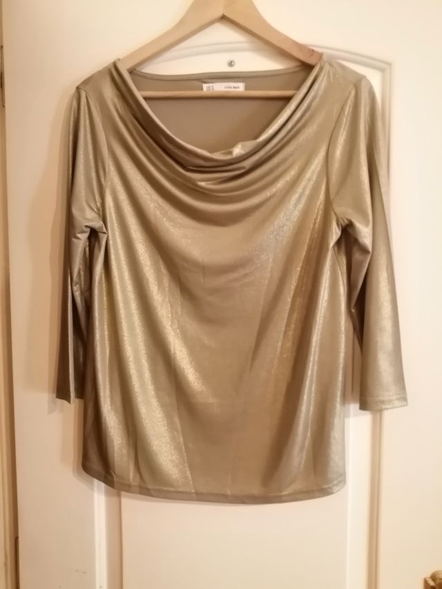 Blusa Vero Moda dorada cuello drapeado talla XS
