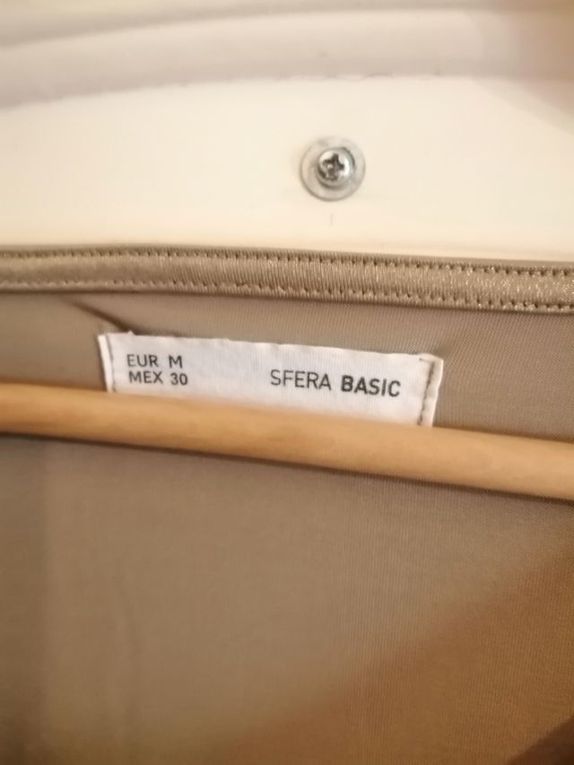 Blusa Vero Moda dorada cuello drapeado talla XS