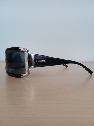 Gafas de sol Vogue negras y grises