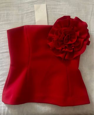 Top palabra de honor Zara flor relieve