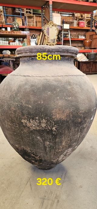 Tinajas antiguas de barro