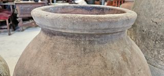 Tinajas antiguas de barro