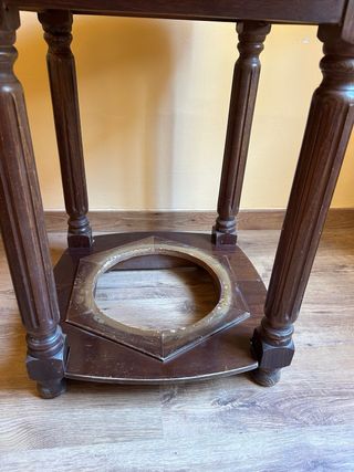Mesa antigua de madera