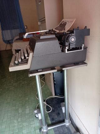 Máquina de escribir Olivetti Linea 98 Antigua
