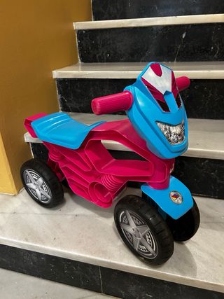 Moto correpasillos Molto rosa y azul
