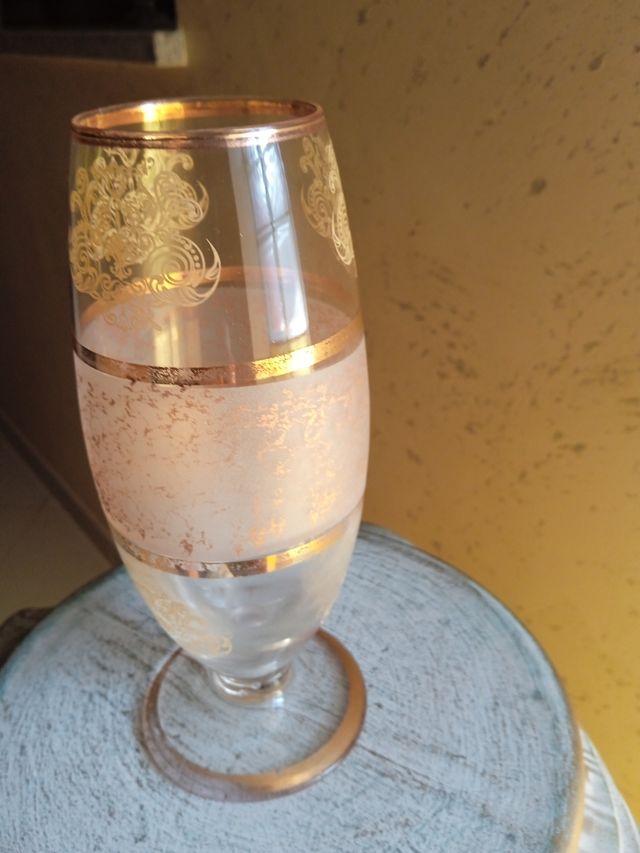 Porta fiori decorato oro