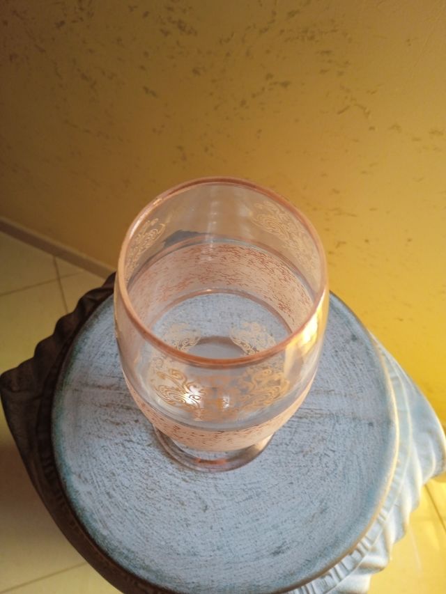 Porta fiori decorato oro