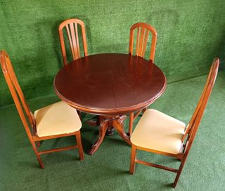 Conjunto mesa redonda y 4 sillas madera