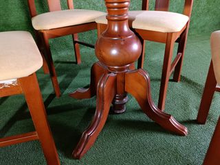 Conjunto mesa redonda y 4 sillas madera