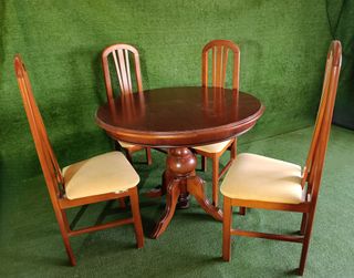 Conjunto mesa redonda y 4 sillas madera