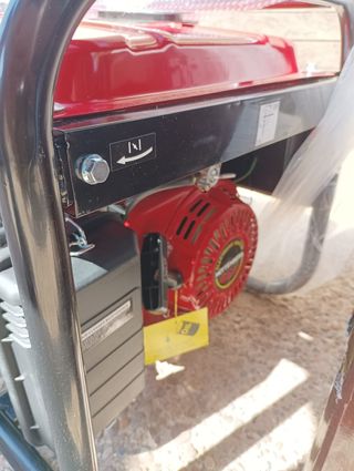 Generador Eléctrico Rojo