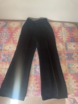 Pantalón de vestir acampanado negro