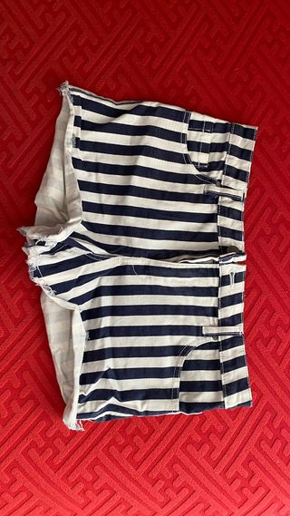 Pantalón corto rayas azul y blanco