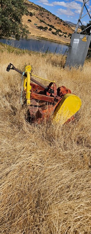 Desbrozadora de martillos attila