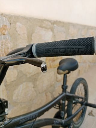 Bicicleta BMX Monty 301