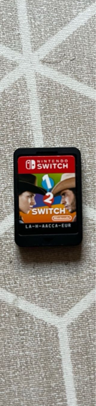 NINTENDO SWITCH CON TRES JUEGOS