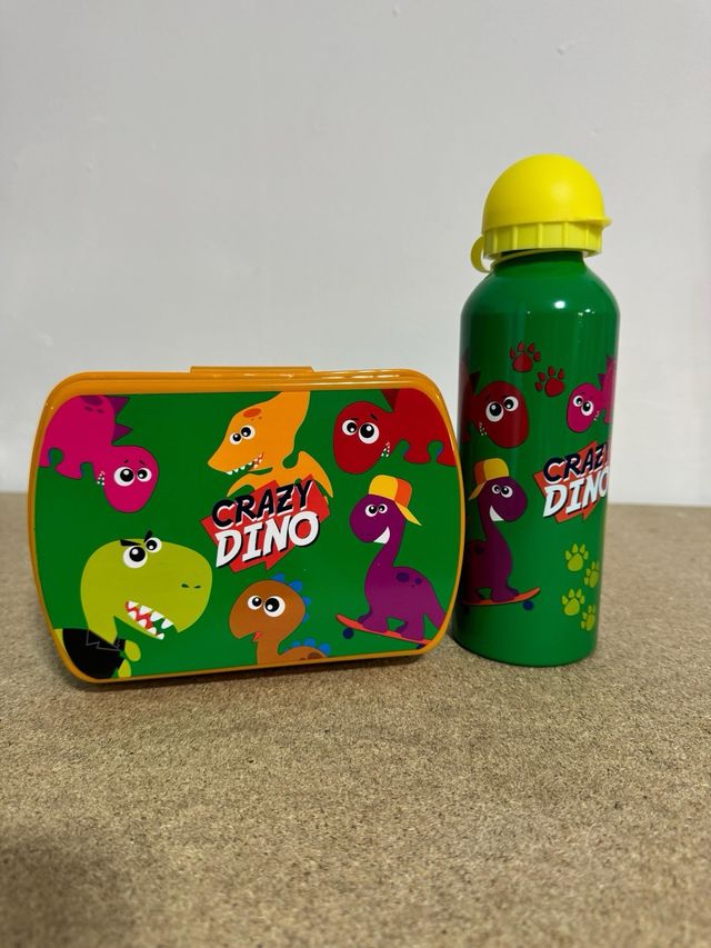 Lancheira Dino e conjunto de garrafas de alumínio