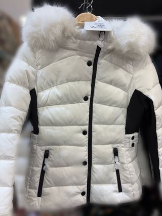 Giacca invernale bianca e nera