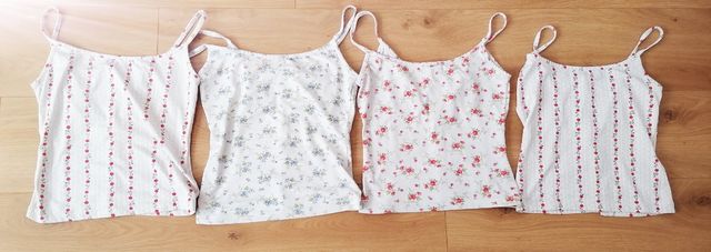 4 Camisetas florales roja/blanca, y azul/blanca