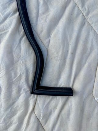 8N0823711A GUARNIZIONE SOTTO COFANO AUDI TT 8N (98