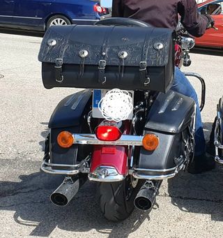 Baúl de piel para moto