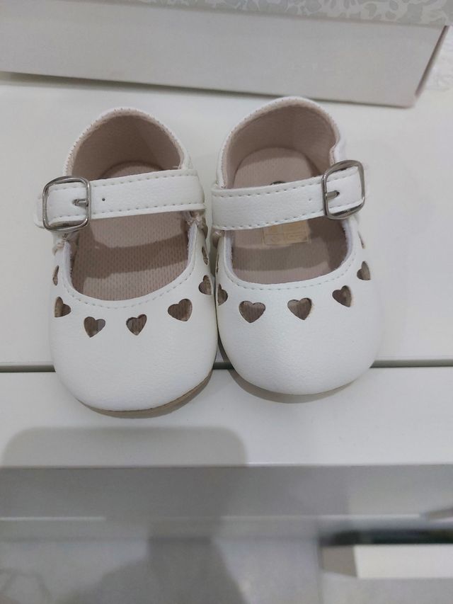 Scarpine bimba bianche con cuoricini