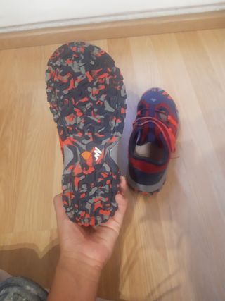 Zapatos de montaña niña azul y rojo