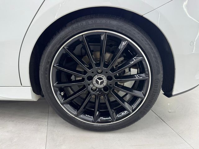 Mercedes-Benz Clase A 220 AMG LINE NIGHT