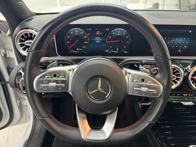 Mercedes-Benz Clase A 220 AMG LINE NIGHT