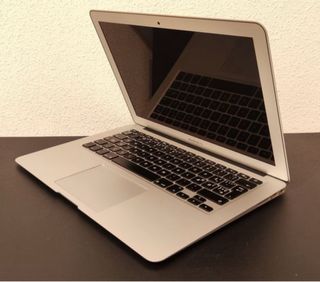 Ocasión MacBook Air 13’ – Perfecto estado + funda