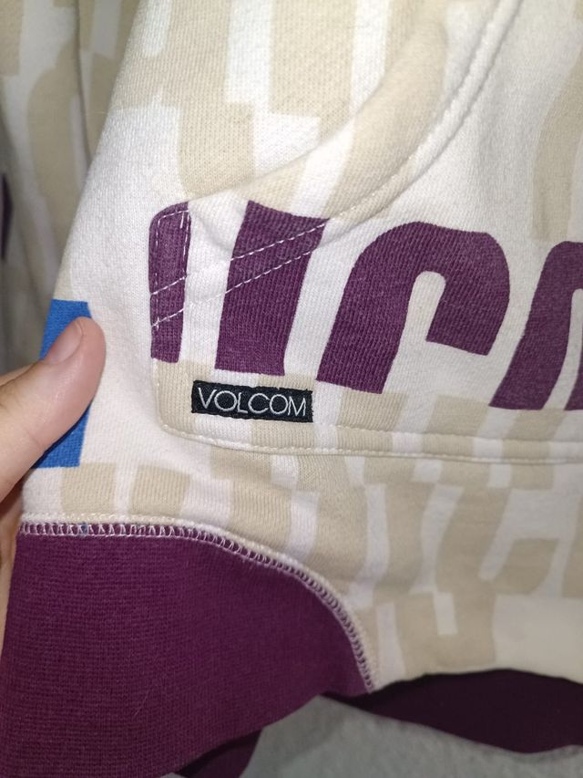 Chaqueta Volcom Beige y Morado