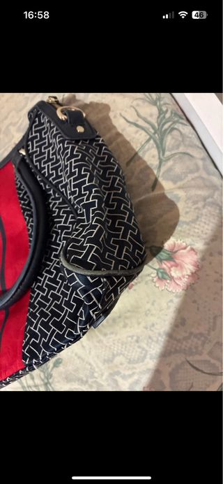 Borsa Tommy Hilfiger nera e rossa