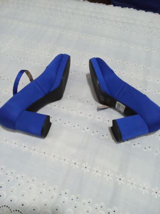 Zapatos de tacón azul