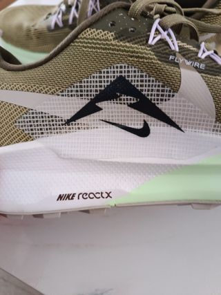 Zapatillas Nike Pegasus Trail 5
Talla 43 Verde 