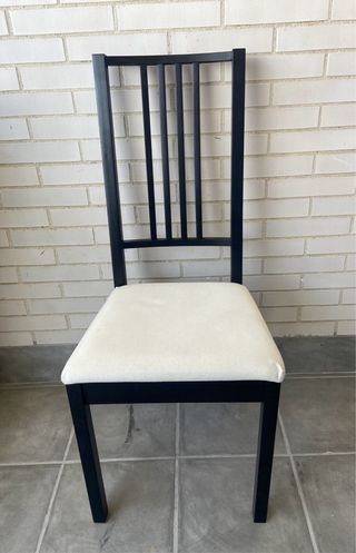 4 Sillas de comedor Ikea negras/blancas