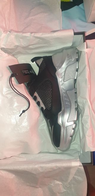 Zapatillas Versace Negras y Plateadas. UNISEX 
