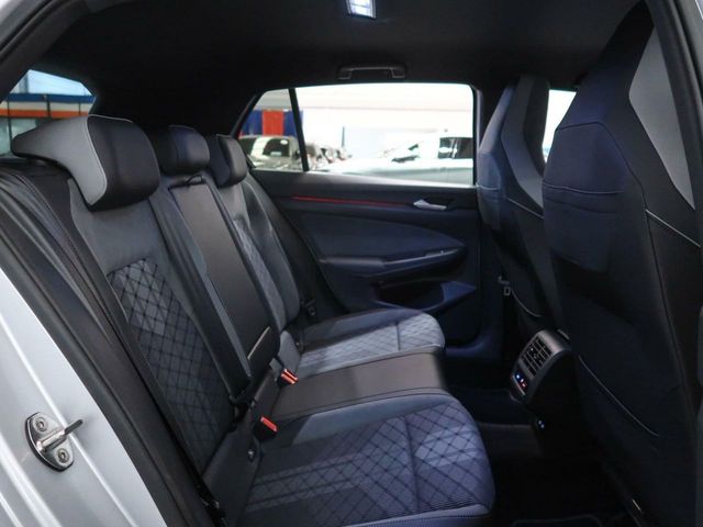 Volkswagen Golf R-LINE 2.0 TDI 150CV DSG