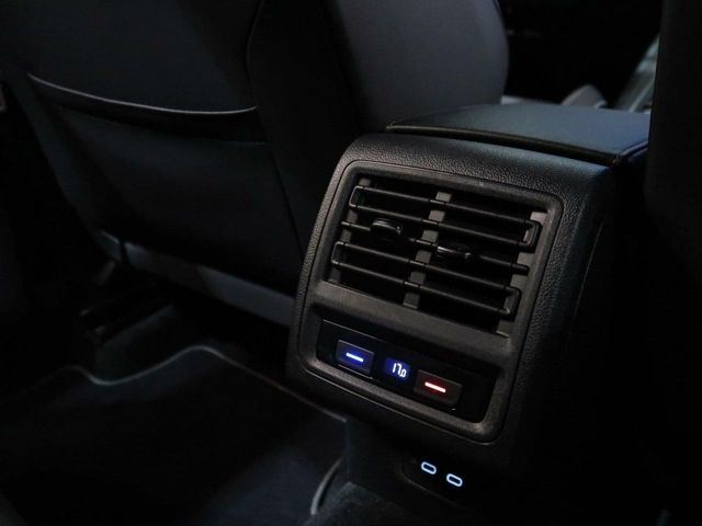 Volkswagen Golf R-LINE 2.0 TDI 150CV DSG