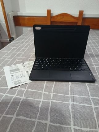 Funda con teclado para tablet