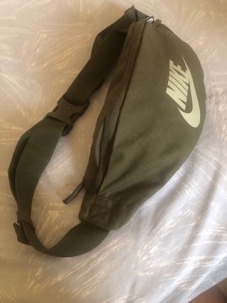 Riñonera Nike Verde Oliva