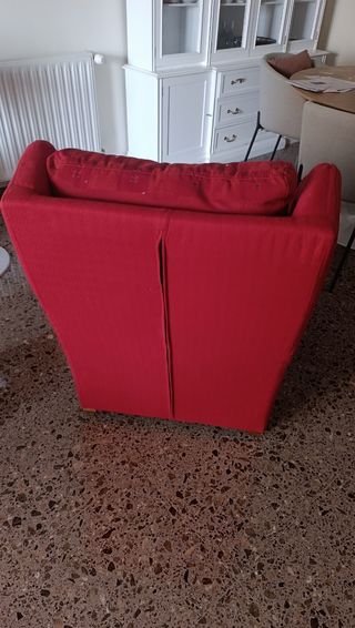 Sillón balancín muy cómodo color rojo