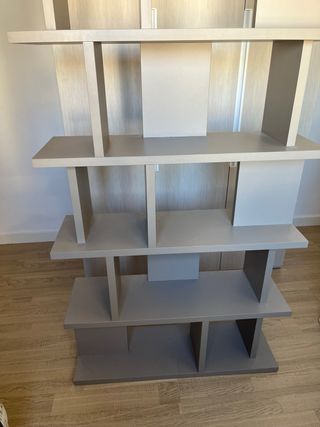 Estantería moderna gris de madera