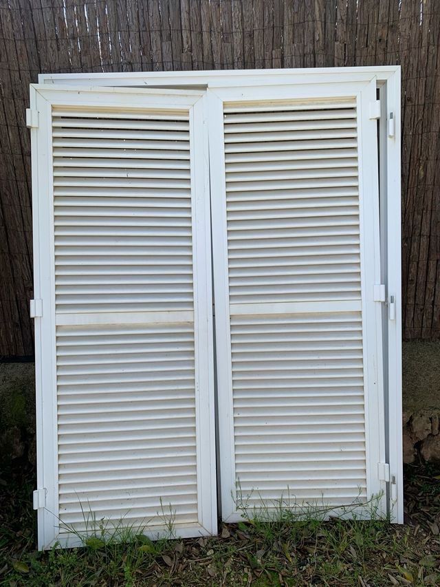 Persianas de aluminio blancas