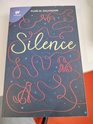 Silence: De la autora del bestseller mundial Bo...