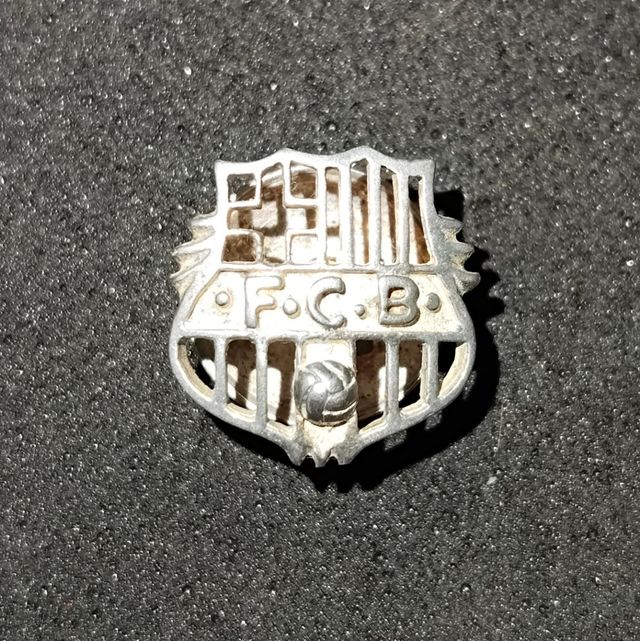 FC Barcelona 25 años socio insignia