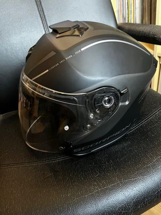 Casco Scorpion fibra de vidrio