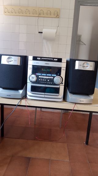 Minicadena Philips Plata y Negro